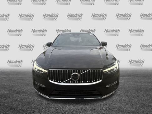 Certified 2022 Volvo XC60 B5 Inscription w/ Advanced Package image 3