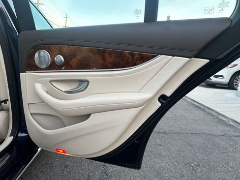 Used 2019 Mercedes-Benz E 300 4MATIC image 24