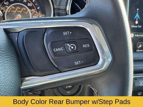 Used 2023 Jeep Gladiator Overland AWD/4WD image 27