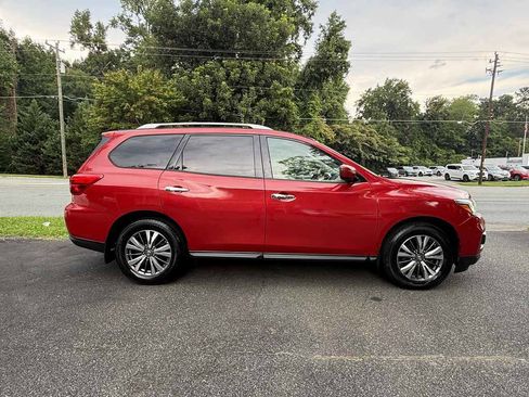Used 2018 Nissan Pathfinder SV w/ Cargo Package FWD image 8