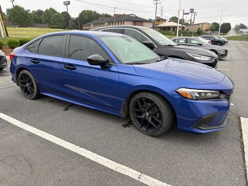 Used 2022 Honda Civic Sport image 2