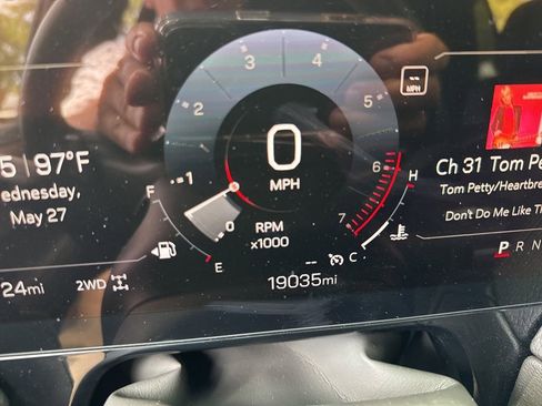Used 2025 GMC Yukon Denali AWD/4WD image 66