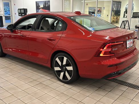 Certified 2024 Volvo S60 T8 Ultimate image 7