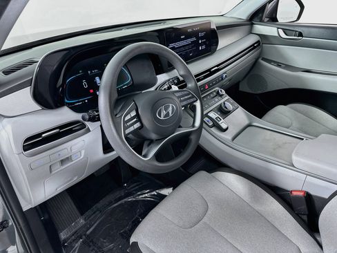 Used 2023 Hyundai Palisade SE FWD image 9