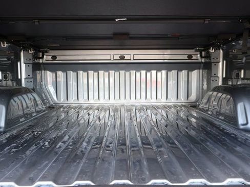 New 2026 GMC Sierra 1500 SLE image 18