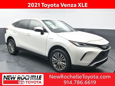 Certified 2021 Toyota Venza XLE image 1