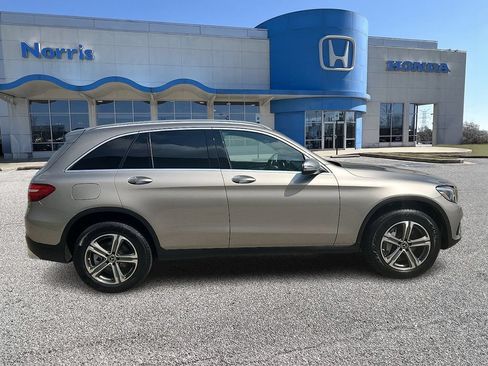 Used 2019 Mercedes-Benz GLC 300 4MATIC w/ Premium Package image 5