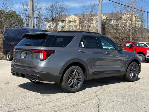 New 2026 Ford Explorer ST image 3