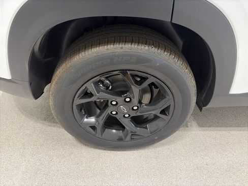 New 2026 Chevrolet Trax LT w/ Driver Confidence Package FWD image 7