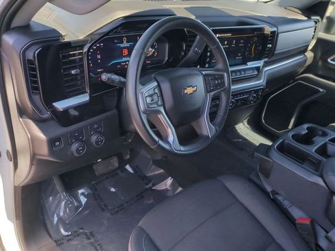 Used 2025 Chevrolet Silverado 2500 LT w/ Convenience Package AWD/4WD image 11
