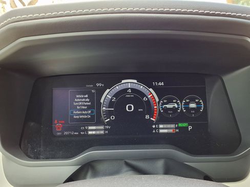 Used 2025 Toyota Sequoia Capstone AWD/4WD image 25