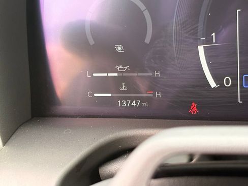 Used 2025 Lexus GX 550 w/ Accessory Package (2T) AWD/4WD image 17