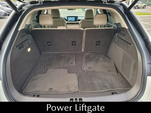 Used 2022 Lincoln Nautilus Reserve image 12