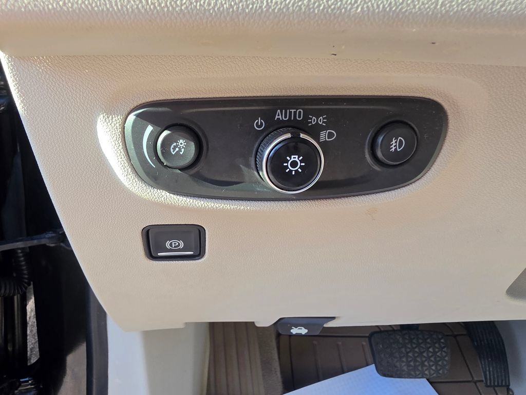 Used 2018 GMC Terrain Denali AWD/4WD image 29