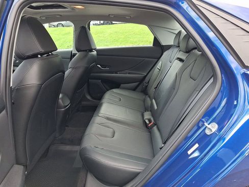 Used 2023 Hyundai Elantra Limited w/ Cargo Package image 11