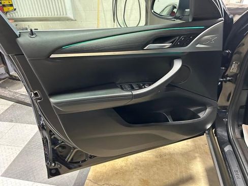 Used 2023 BMW X4 xDrive30i w/ Premium Package image 9