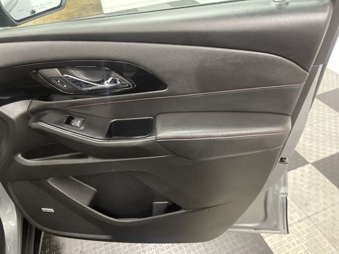 Used 2023 Chevrolet Traverse RS w/ LPO, Floor Liner Package image 28