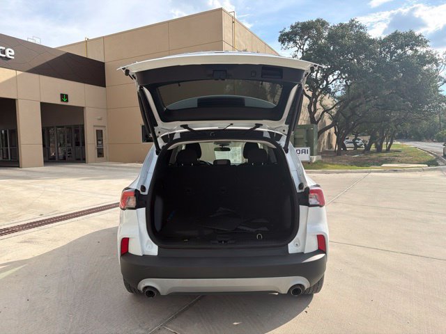 Used 2022 Ford Escape SE w/ Convenience Package FWD image 4
