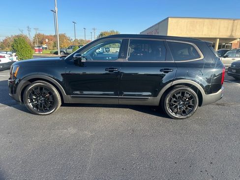 Used 2022 Kia Telluride SX w/ SX Prestige Package image 4