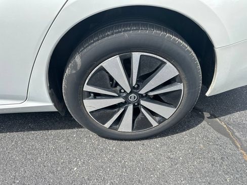 Used 2022 Nissan Altima 2.5 SV AWD/4WD image 17