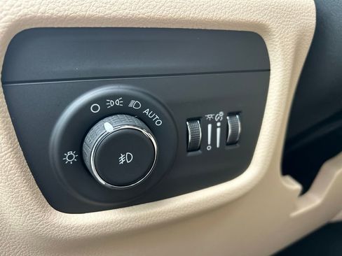 New 2026 Jeep Grand Cherokee Limited AWD/4WD image 14