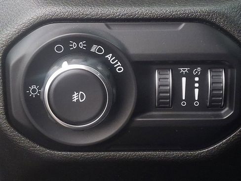 Used 2020 Jeep Wrangler Sport image 22