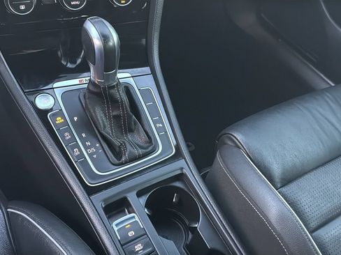 Used 2018 Volkswagen Golf R 4-Door AWD/4WD image 28