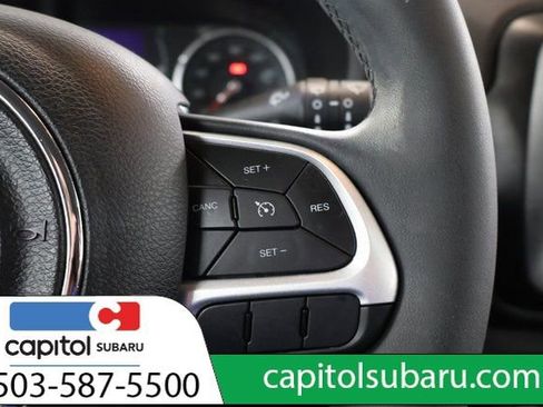 Used 2018 Jeep Renegade Latitude image 19