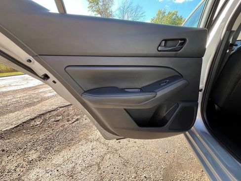 Used 2024 Nissan Altima 2.5 SV image 15