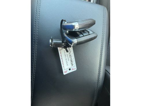 Used 2023 Ford Explorer XLT RWD image 33