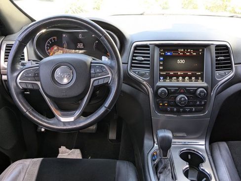 Used 2017 Jeep Grand Cherokee Altitude image 14