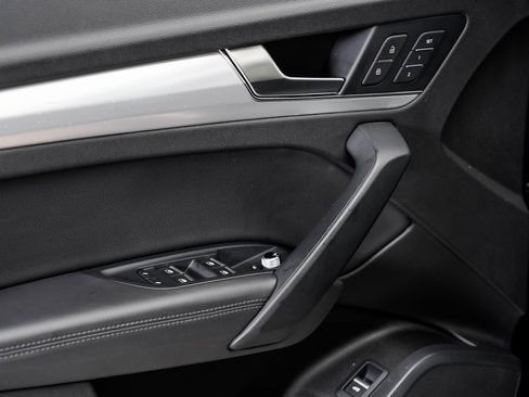 Used 2020 Audi Q5 2.0T Titanium Premium Plus w/ Premium Plus Package image 8