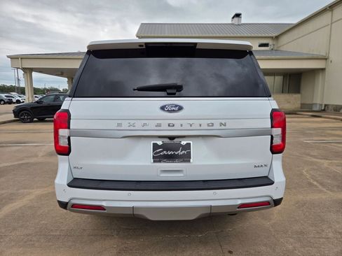 Used 2024 Ford Expedition Max XLT image 6