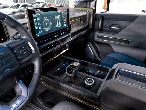 Used 2024 GMC Hummer EV 3X AWD/4WD image 10