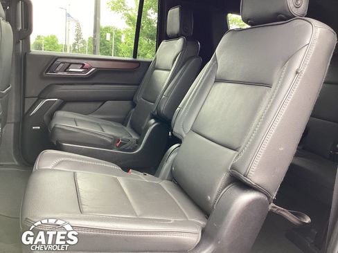 Used 2025 GMC Yukon XL Denali AWD/4WD image 15