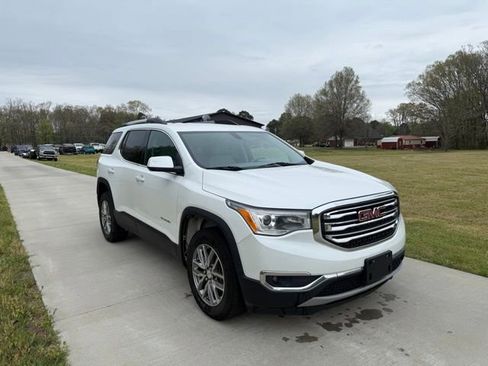 Used 2018 GMC Acadia SLE image 3