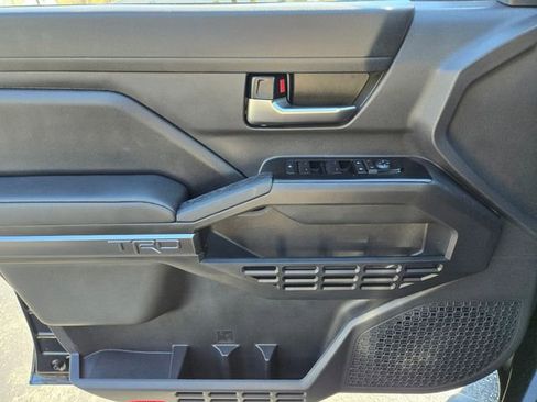 Used 2025 Toyota Tacoma TRD Sport AWD/4WD image 35