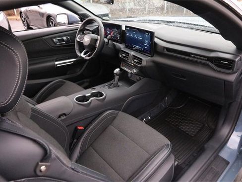 Used 2025 Ford Mustang Coupe image 22