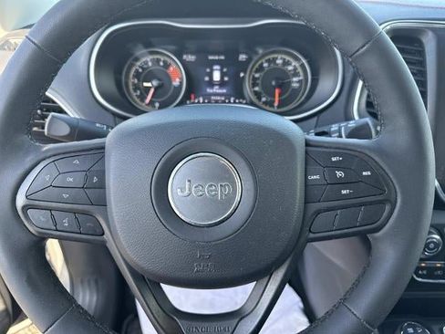 Used 2021 Jeep Cherokee Trailhawk w/ Comfort/Convenience Group AWD/4WD image 20