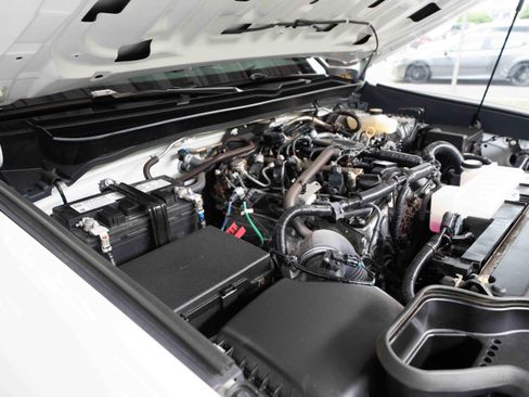 Used 2025 Toyota Tacoma SR AWD/4WD image 27