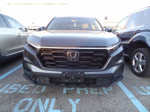 Used 2023 Honda CR-V EX image 2