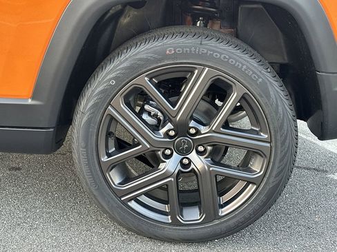 New 2026 Jeep Compass Latitude w/ Sun and Sound Group image 19