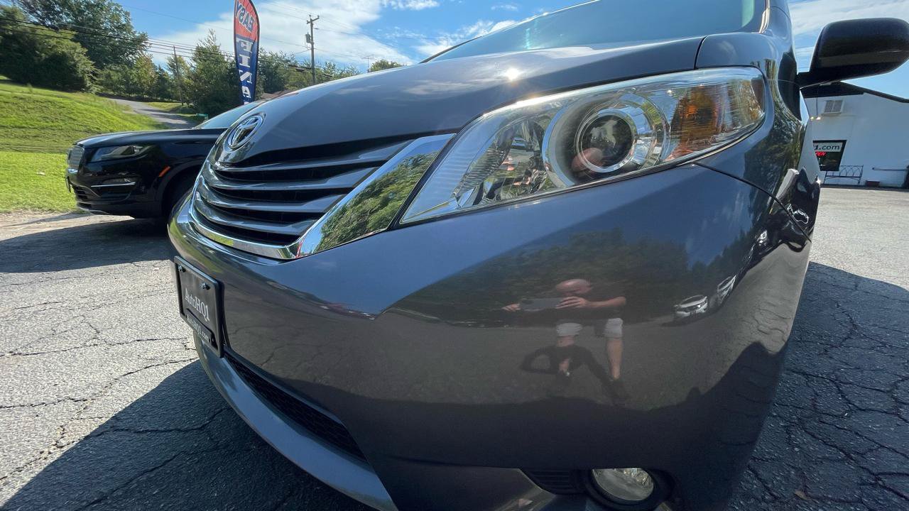 Used 2017 Toyota Sienna XLE Premium w/ Protection Package AWD/4WD image 32