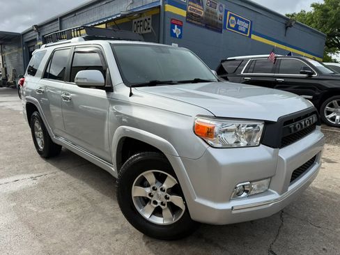 Used 2013 Toyota 4Runner SR5 w/ Convenience Pkg image 1