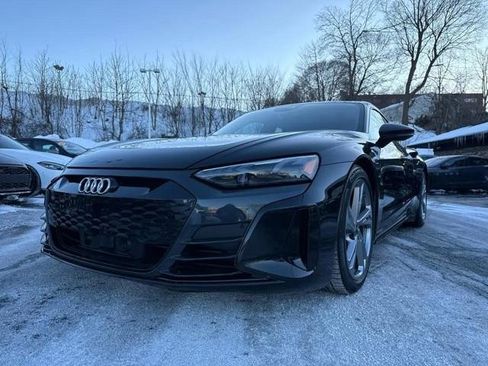 Used 2023 Audi e-tron GT Premium Plus image 3