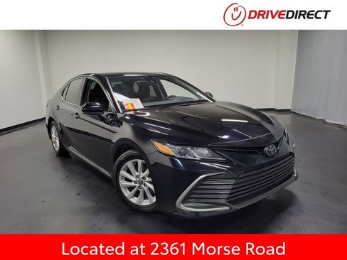 Used 2022 Toyota Camry LE w/ Carpet Mat Package (TMS) image 1