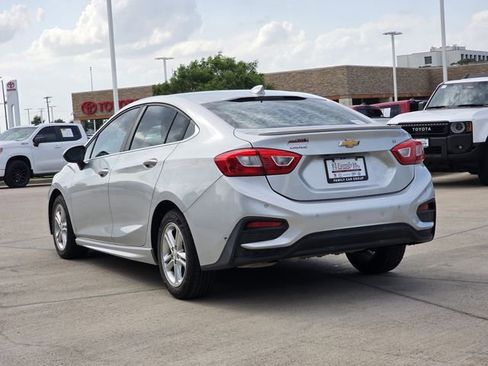 Used 2016 Chevrolet Cruze LT w/ Convenience Package FWD image 3