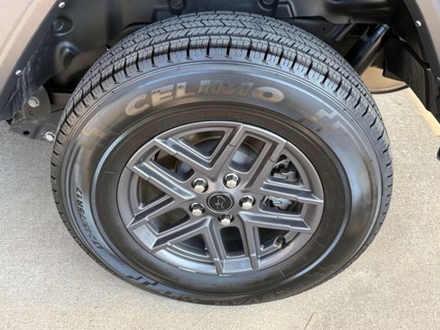 Used 2025 Jeep Wrangler Unlimited Sport AWD/4WD image 30