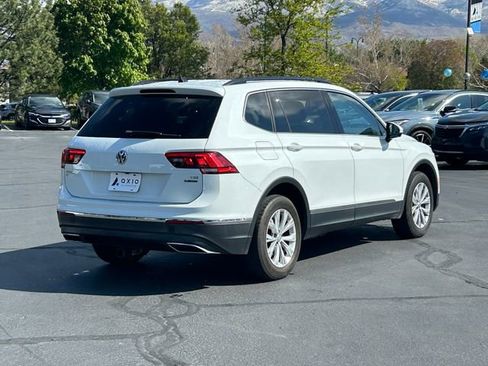 Used 2018 Volkswagen Tiguan SE w/ Panoramic Sunroof Package AWD/4WD image 4