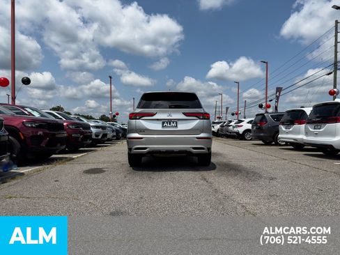 Used 2024 Mitsubishi Outlander SE FWD image 5